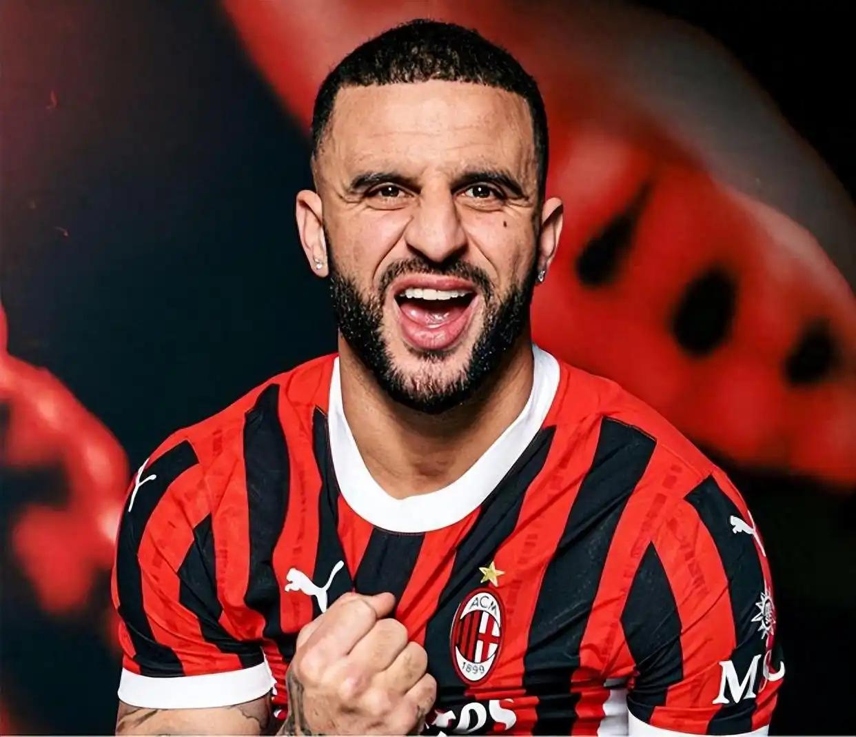 关于AC米兰后卫荣获最佳球员称号，表现稳定的信息