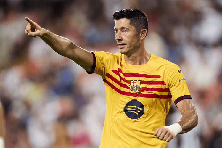 关于西甲球员技术精湛，精准传中打入一球的信息