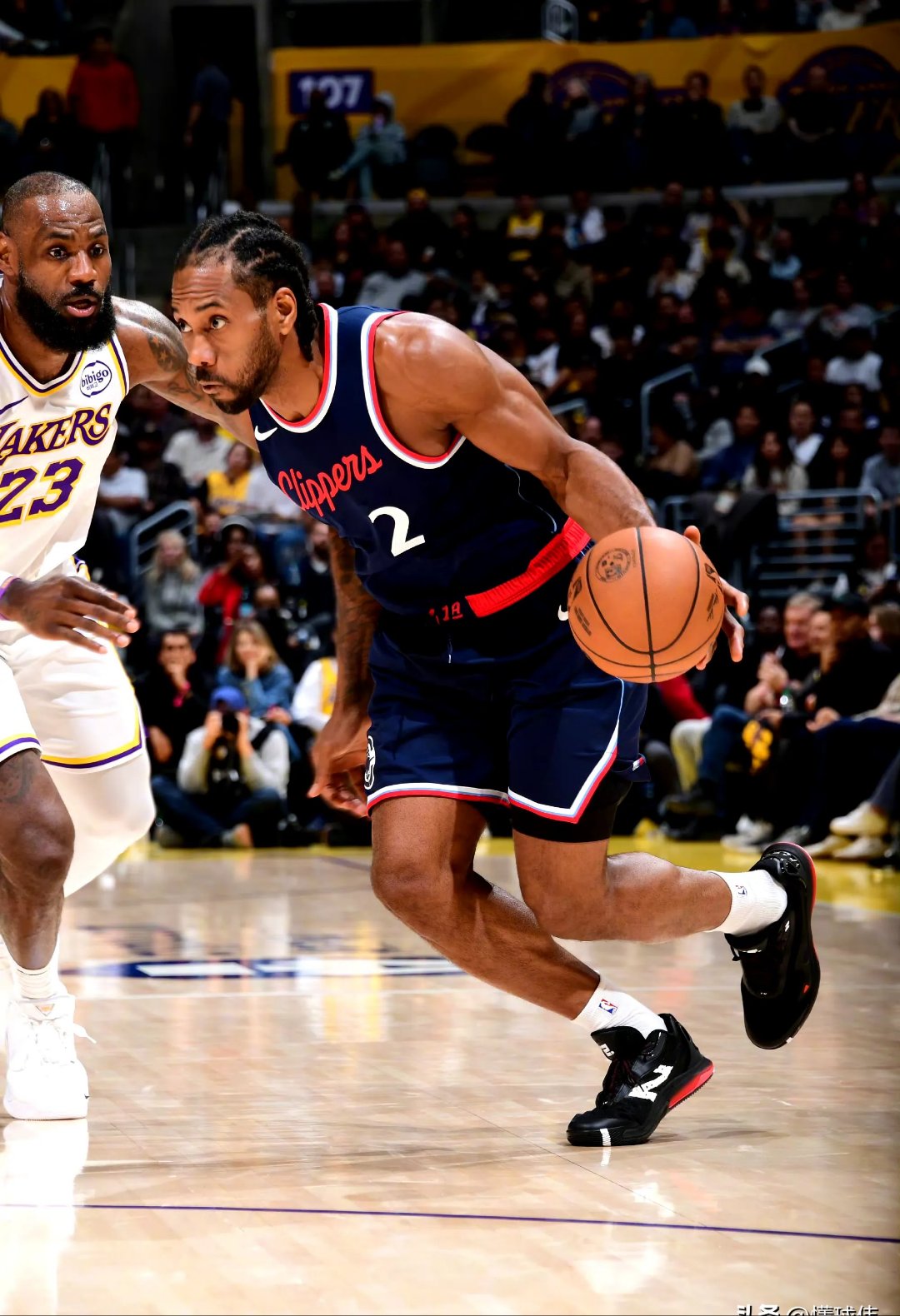 伦纳德：全力以赴，要领导球队走向胜利的简单介绍