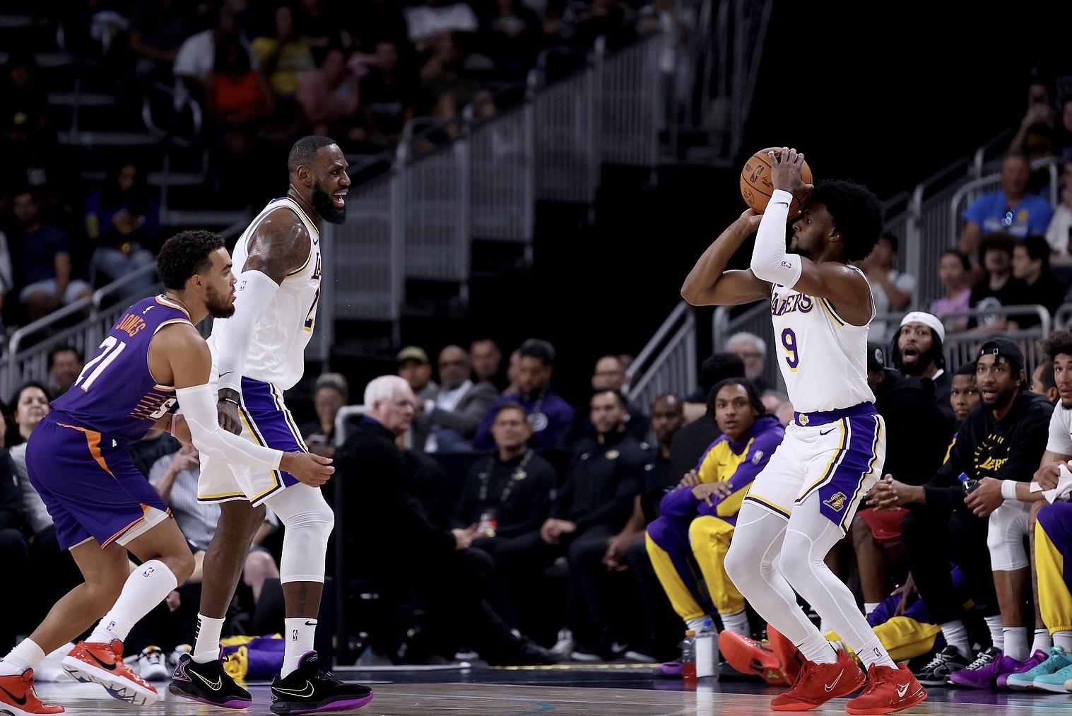 湖人逆转热火，布克惊艳四座的简单介绍