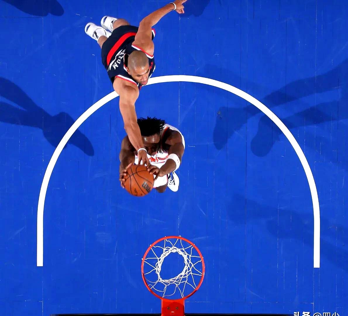 湖人强势勇士B队，巴图姆惊艳世界的简单介绍