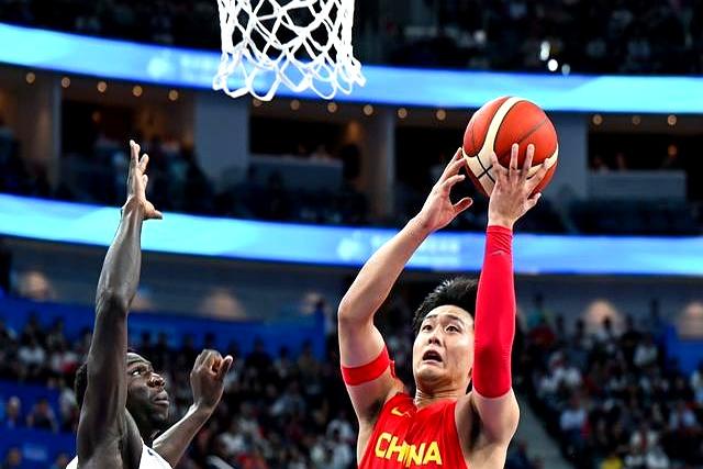 包含澳门男篮攻防兼备，团结一心期待下一场取胜的词条