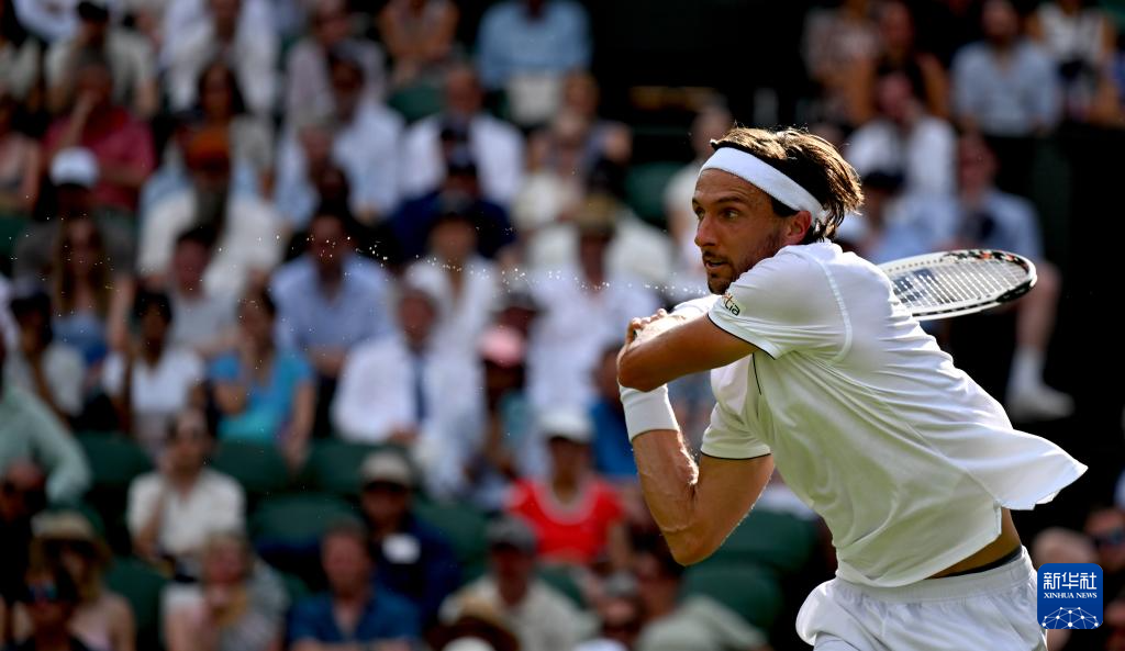 关于温网轻取澳网，兹维列夫点燃赛场的信息