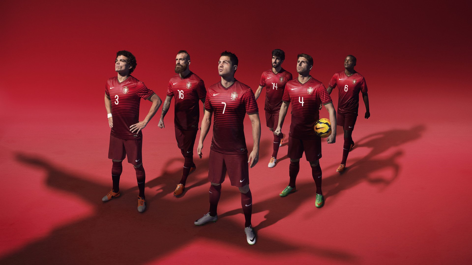 绿茵孤本，当南美烟雨邂逅北欧冰原，阿拉巴用一场不可复制的高能写下唯一